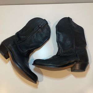 Womens black  mid calf bootie cowgirl boots.